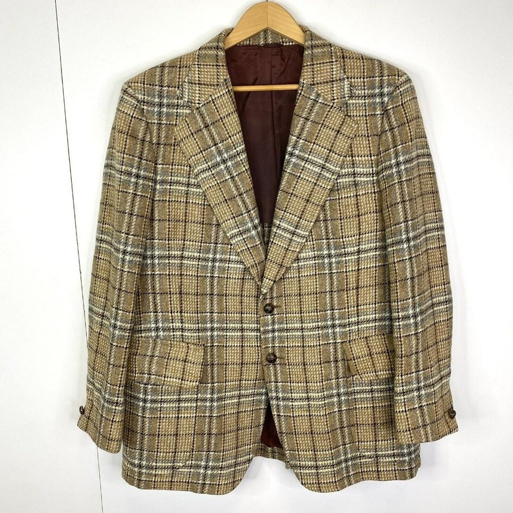 Elegant Brown Plaid Men's Blazer